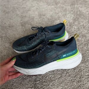 Nike Invincible Run 3 Green and Black Shoes